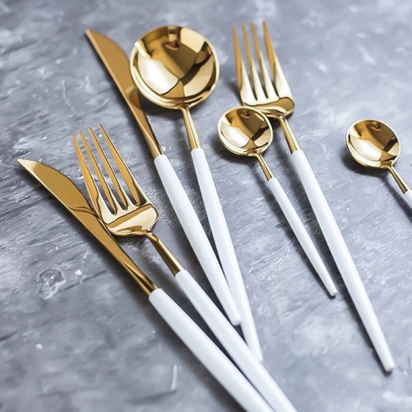 Set 24 tacamuri DeLuxe, Alb