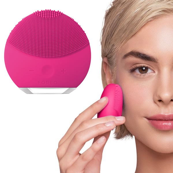 Aparat din silicon pentru curatare faciala si micromasaj